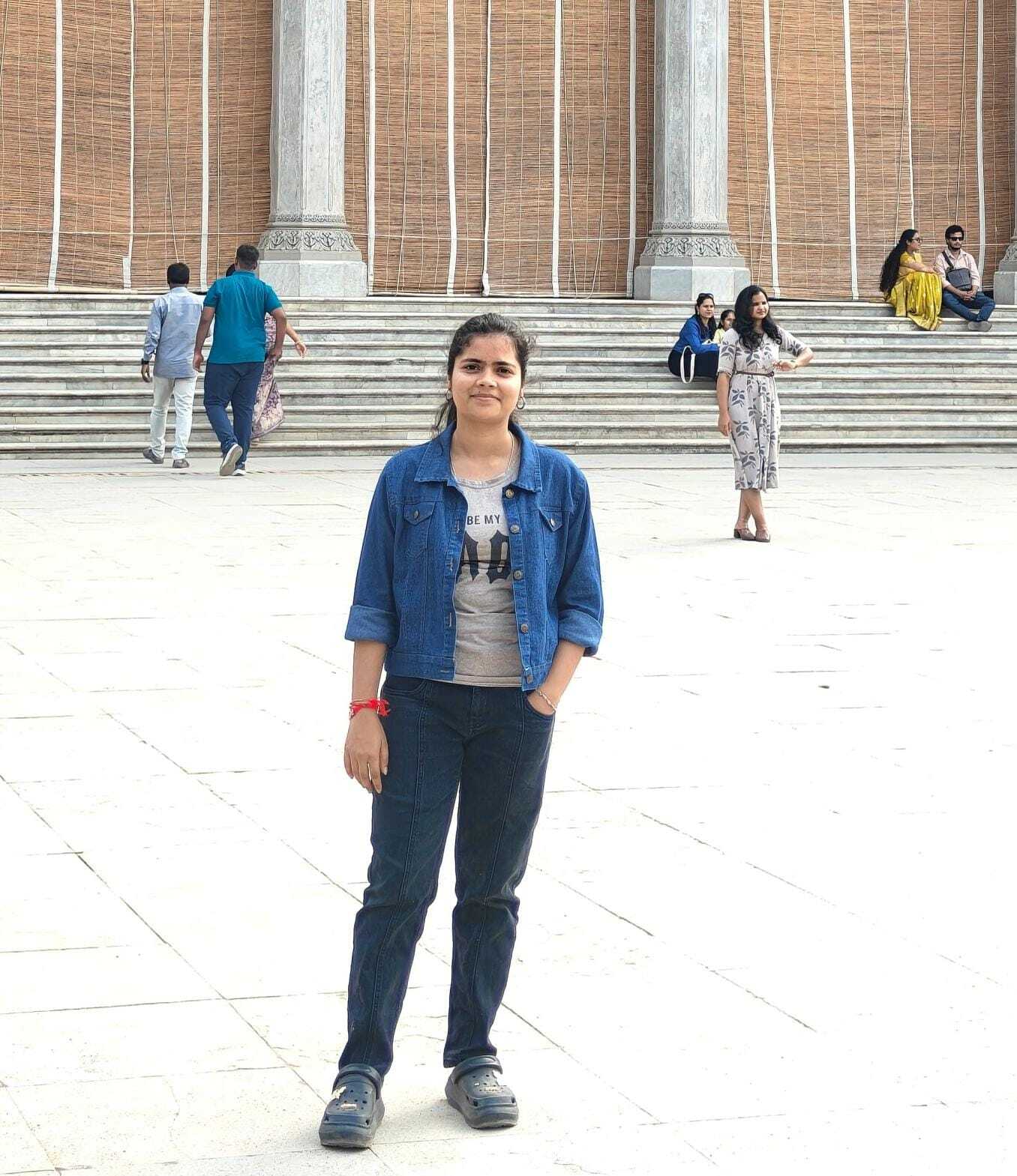 Nidhi Tiwari Nidhi Tiwari