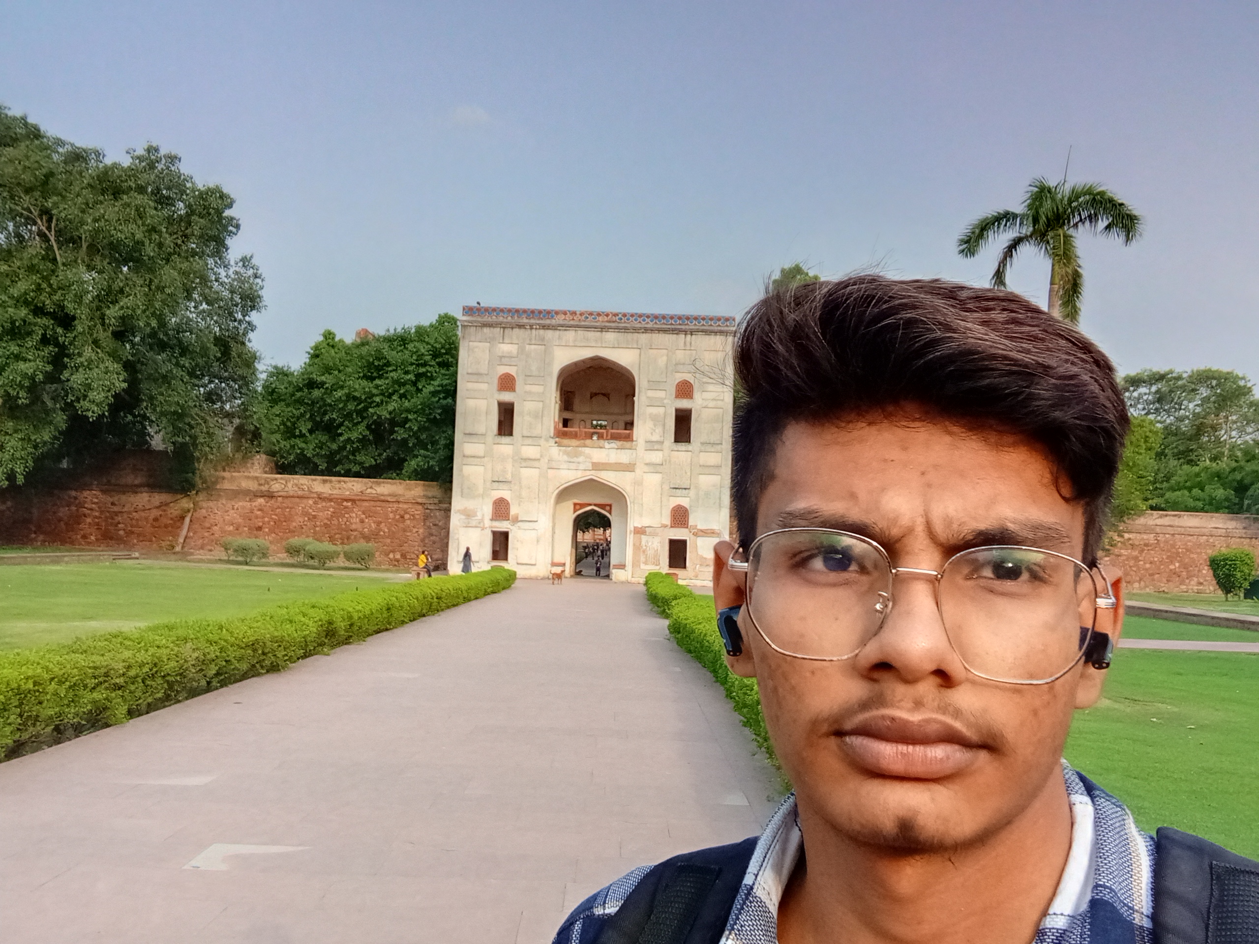 Aslam Khan