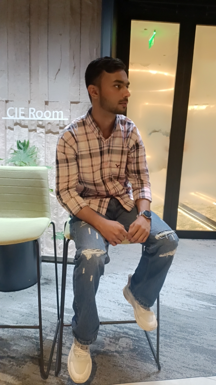 Vivek Pawar (Vik)