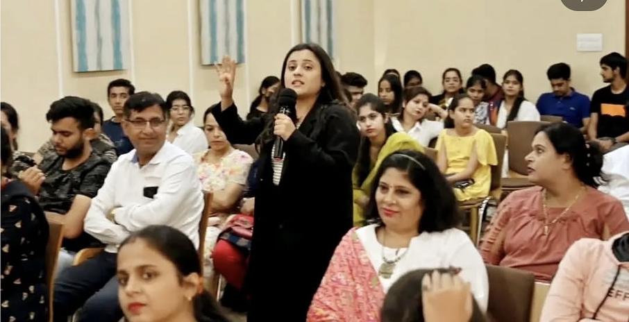 simran dhameja Profile Banner